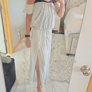 Elegant Off-Shoulder White Maxi Dress